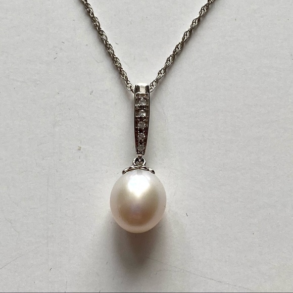 Jewelry - 14K White Gold and Pearl Pendant with 18” 14K White Gold Rope Chain